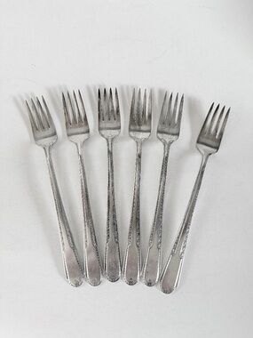 VINTAGE SILVERPLATE DINNER FORKS SET OF 6